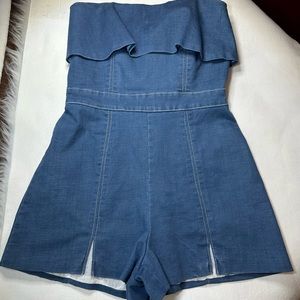 DOBE Denim Romper. / Sleeveless Gorgeous On.
